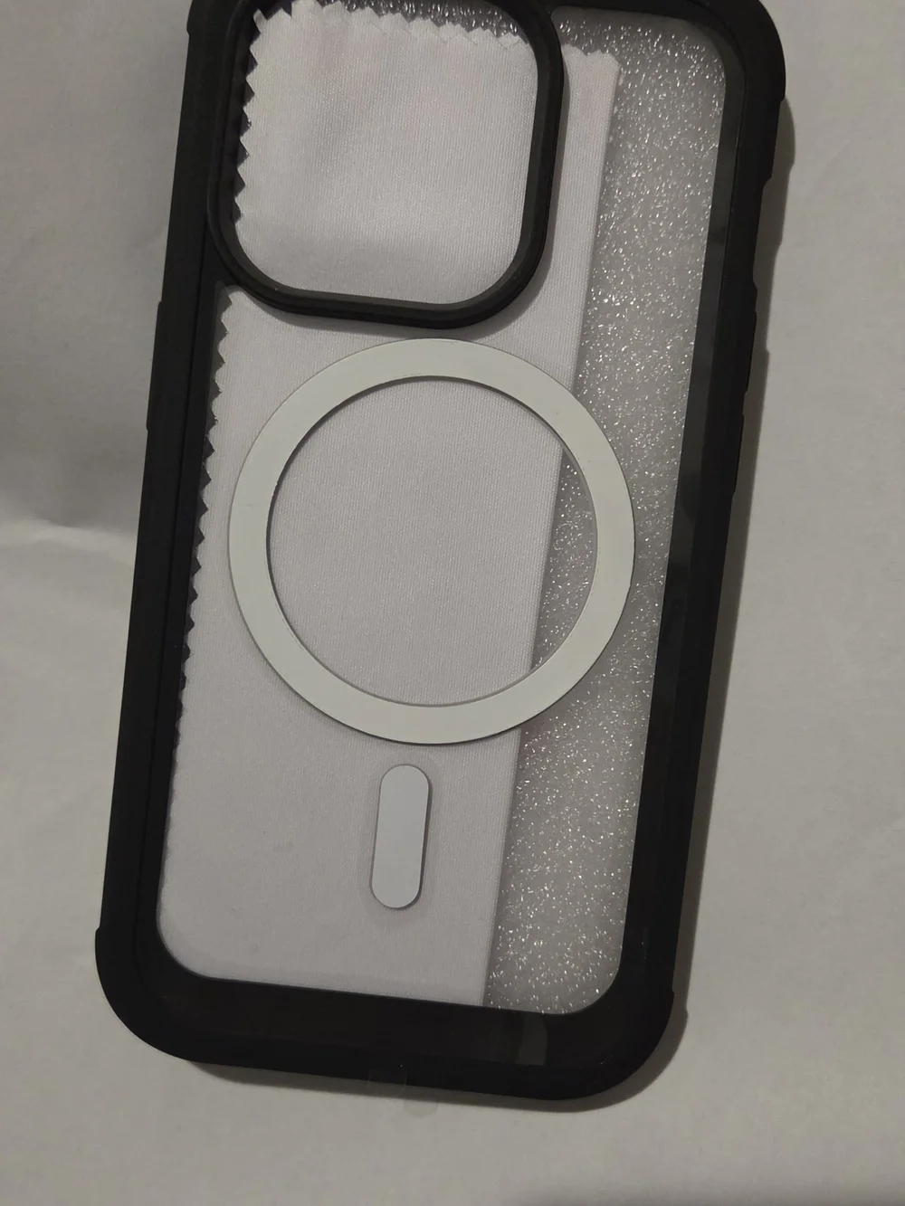 MagSafe-Compatible Heavy Tempered Glass Case for Iphone 15 Pro black frame